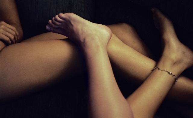 5 mentiras sobre o sexo lésbico de filme pornô