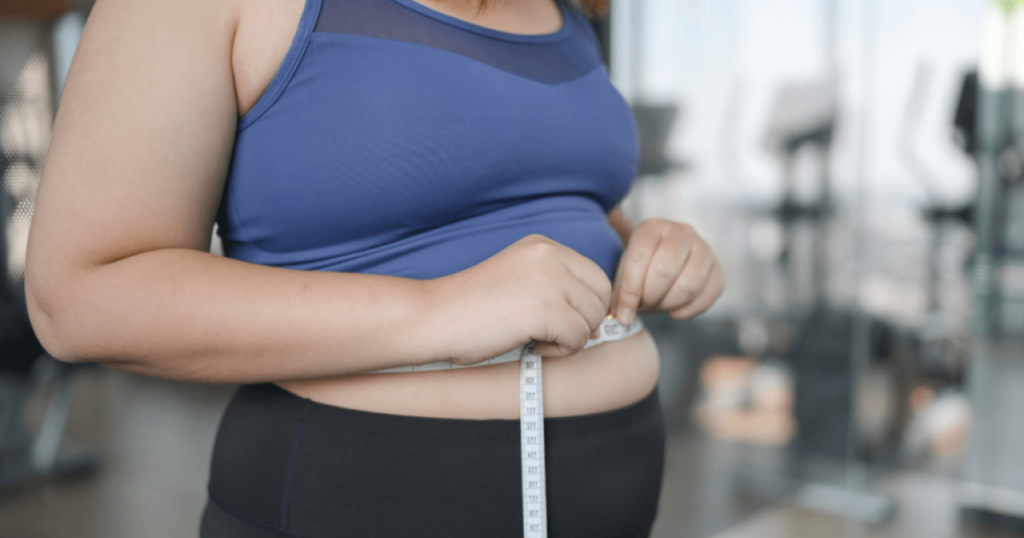 Representação gráfica da relação entre obesidade e câncer, destacando os 13 tipos de câncer associados ao excesso de peso.